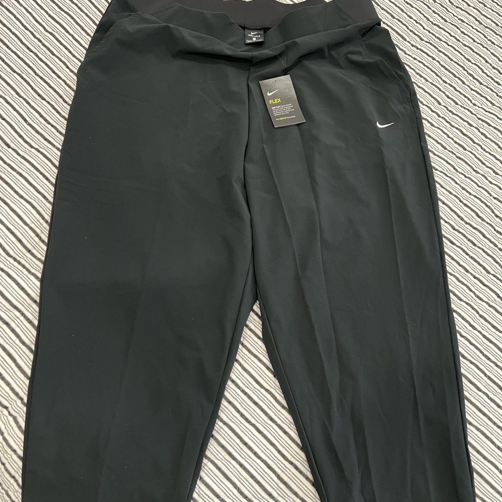 NWT Nike Dri-FIT Black Athletic Training pants 1X standard fit 7/8 Length